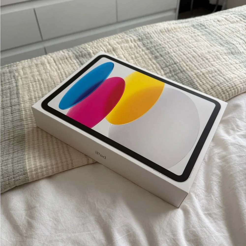 Apple iPad - Silver